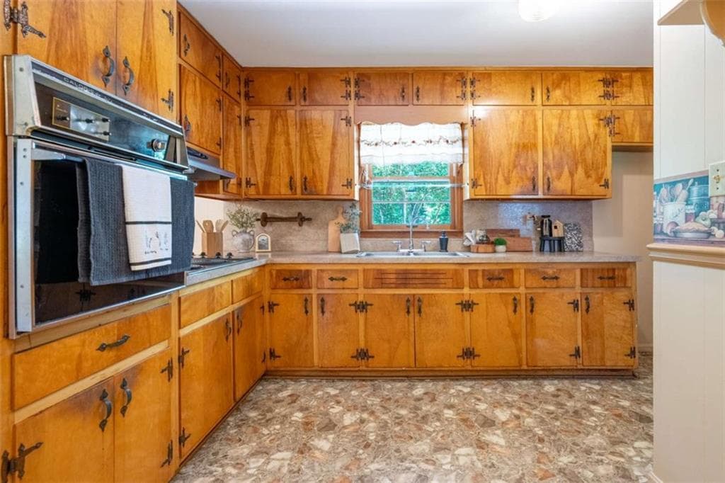 3 bedroom, 2 bathroom, 1,600 sq ft single family residence for sale at 3732 Debbie Lane, Powder Springs, GA 30127 — photo 8