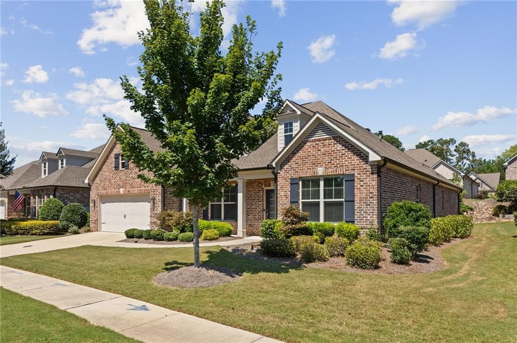 3 bedroom, 3 bathroom, 2,744 sq ft single family residence for sale at 3898 Heirloom Loop Court, Buford, GA 30519 — photo 2
