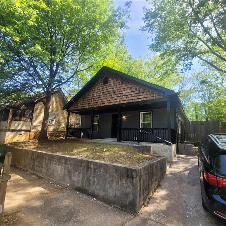 4 bedroom, 2 bathroom, 1,450 sq ft single family residence for sale at 904 Smith Street, Atlanta, GA 30310