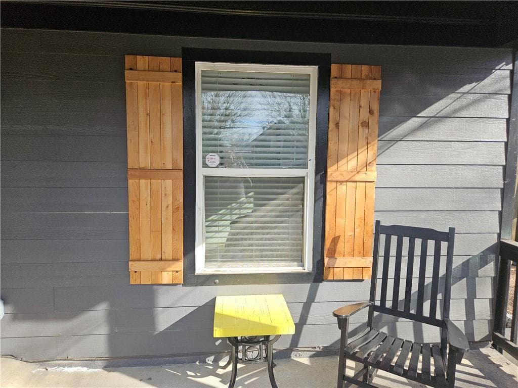4 bedroom, 2 bathroom, 1,450 sq ft single family residence for sale at 904 Smith Street, Atlanta, GA 30310 — photo 5