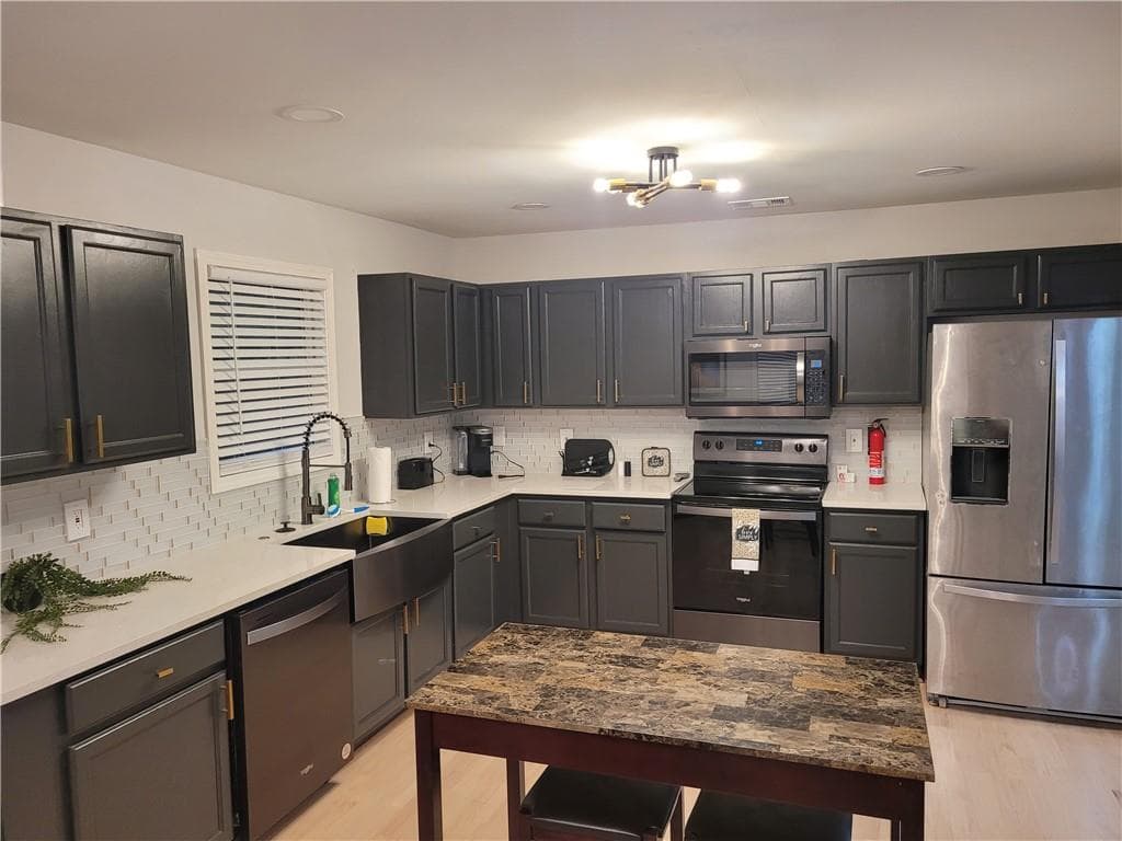 4 bedroom, 2 bathroom, 1,450 sq ft single family residence for sale at 904 Smith Street, Atlanta, GA 30310 — photo 8
