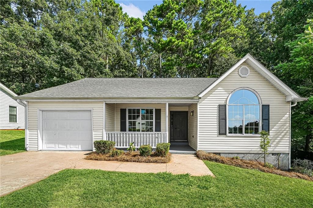 2 bedroom, 2 bathroom, 1,387 sq ft single family residence under contract at 235 Oak Circle, Stockbridge, GA 30281