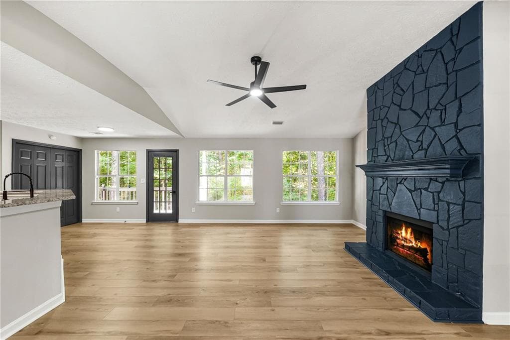 2 bedroom, 2 bathroom, 1,387 sq ft single family residence under contract at 235 Oak Circle, Stockbridge, GA 30281 — photo 5