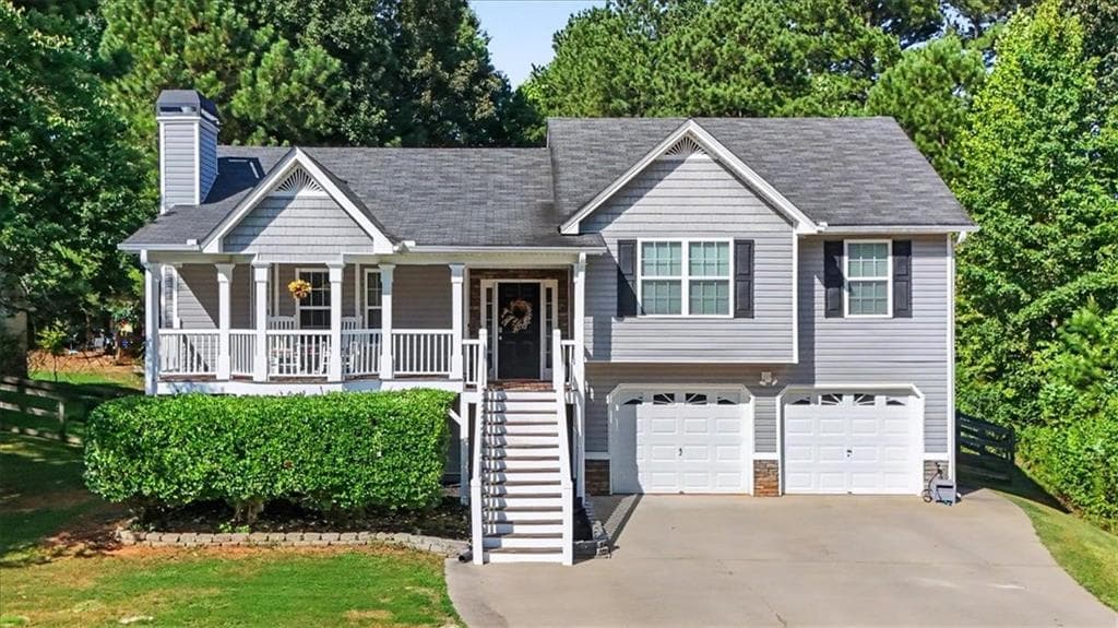 4 bedroom, 2 bathroom, 2,024 sq ft single family residence under contract at 198 Meadow Spring Court, Temple, GA 30179