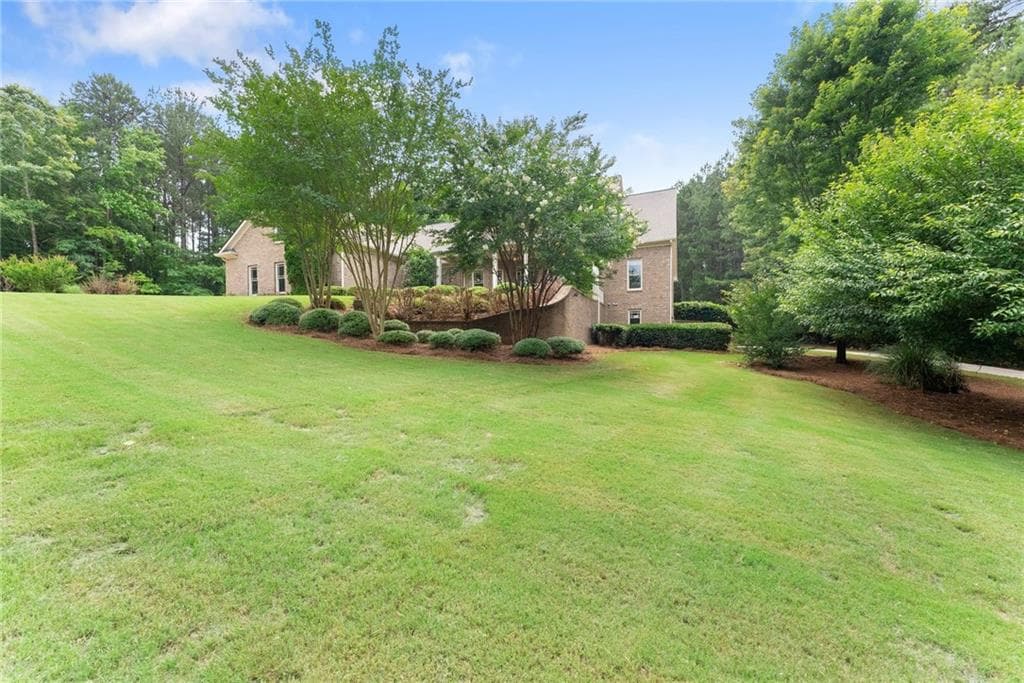 5 bedroom, 4 bathroom, 4,944 sq ft single family residence for sale at 1178 Antrim Glen Drive, Hoschton, GA 30548 — photo 3