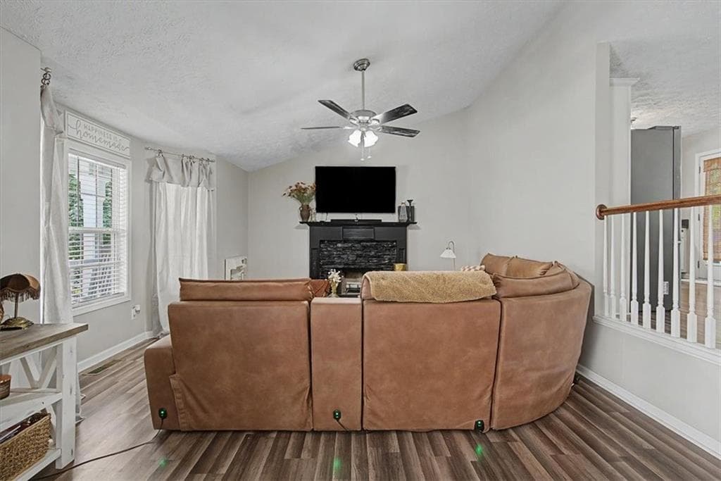 4 bedroom, 2 bathroom, 2,024 sq ft single family residence under contract at 198 Meadow Spring Court, Temple, GA 30179 — photo 9