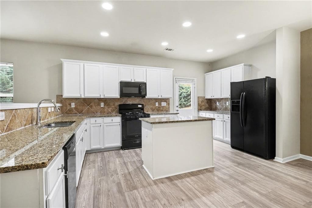 4 bedroom, 3 bathroom, 3,260 sq ft single family residence for sale at 6858 Pierless Avenue, Sugar Hill, GA 30518 — photo 7