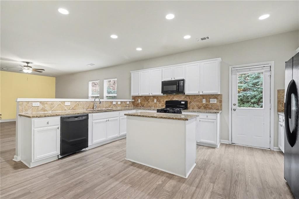 4 bedroom, 3 bathroom, 3,260 sq ft single family residence for sale at 6858 Pierless Avenue, Sugar Hill, GA 30518 — photo 10