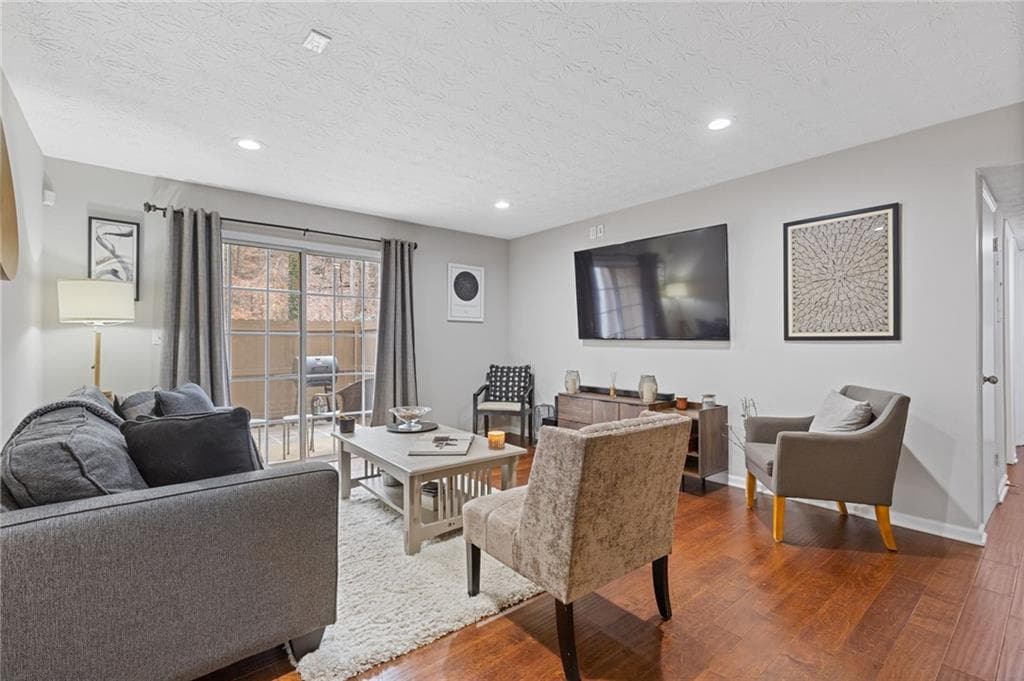 2 bedroom, 2 bathroom, 980 sq ft condominium for sale at 3135 Seven Pines Court 106, Atlanta, GA 30339