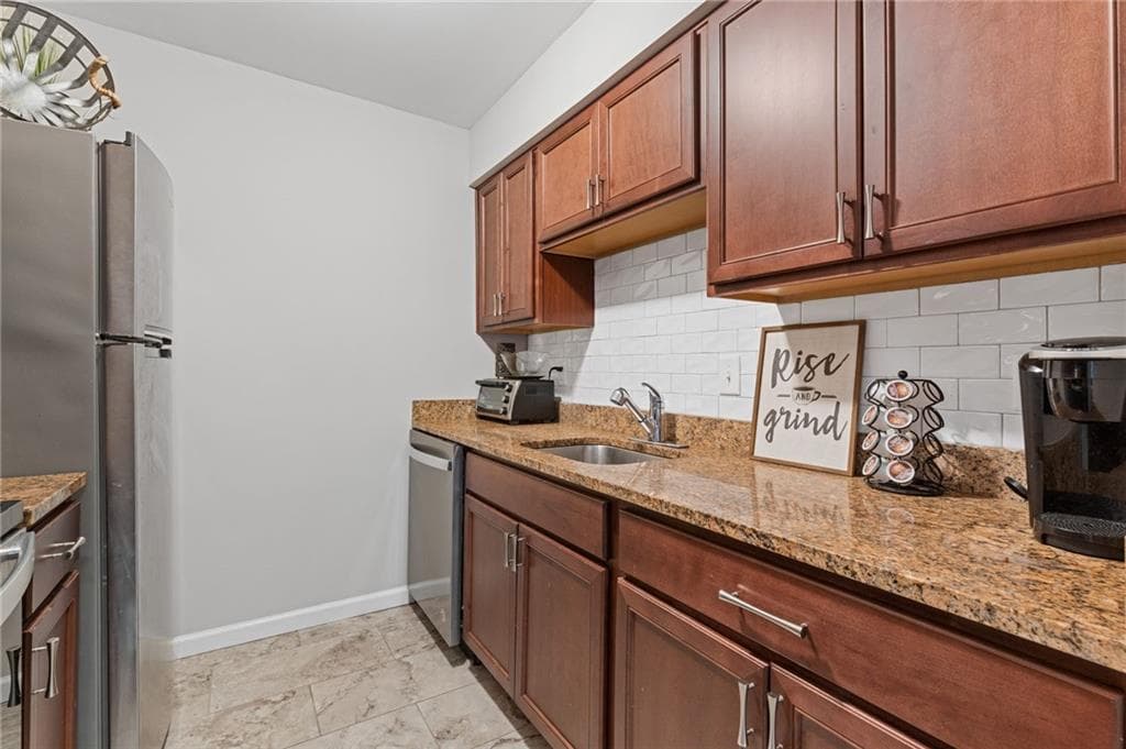 2 bedroom, 2 bathroom, 980 sq ft condominium for sale at 3135 Seven Pines Court 106, Atlanta, GA 30339 — photo 8