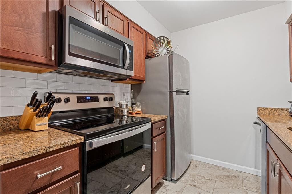 2 bedroom, 2 bathroom, 980 sq ft condominium for sale at 3135 Seven Pines Court 106, Atlanta, GA 30339 — photo 9