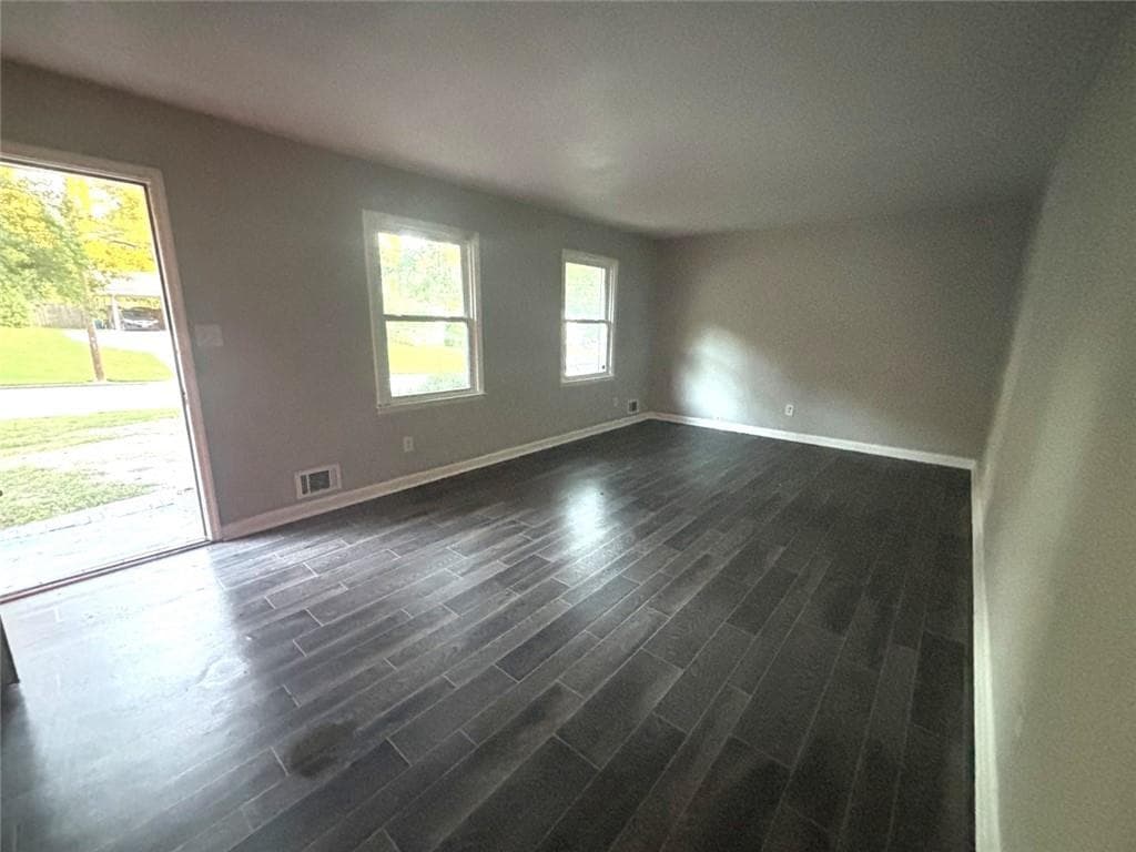3 bedroom, 2 bathroom, 1,540 sq ft single family residence for sale at 220 Hurst Point, Atlanta, GA 30349 — photo 5