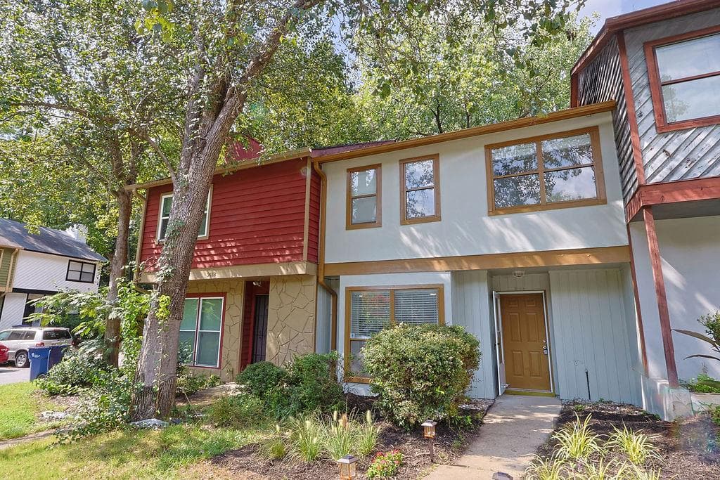 2 bedroom, 3 bathroom, 1,236 sq ft townhouse for sale at 3620 Cobble Mill Lane, Clarkston, GA 30021 — photo 2