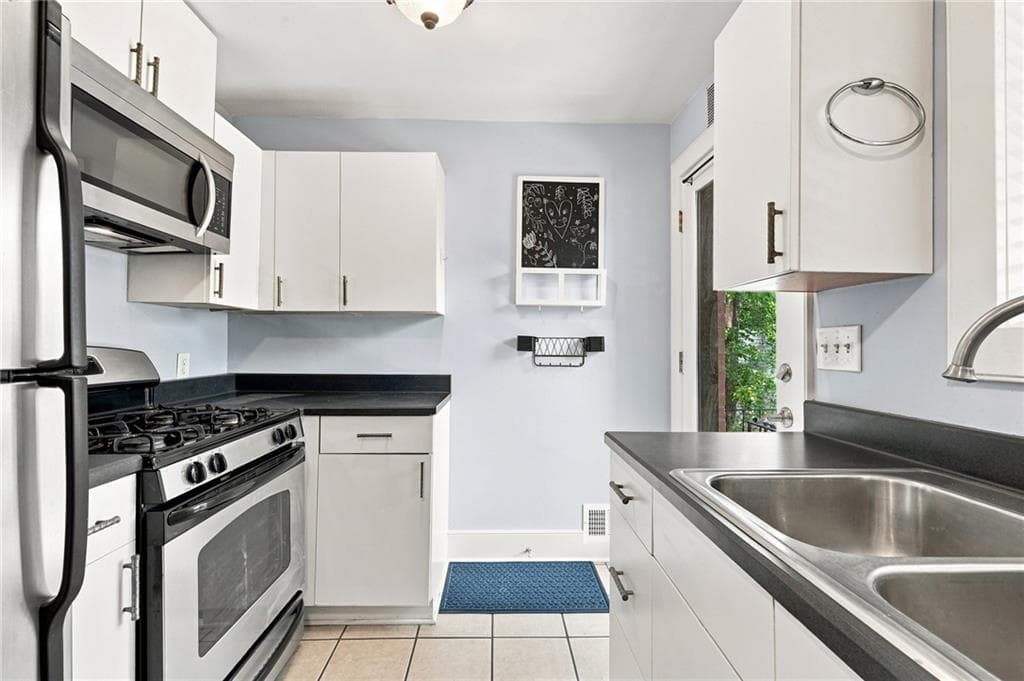 2 bedroom, 1 bathroom, 1,020 sq ft condominium for rent at 1466 E Rock Springs Road, Atlanta, GA 30306 for $1,800 a month — photo 9