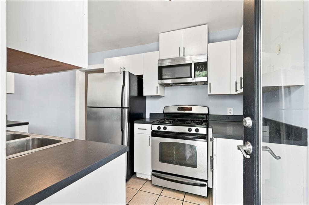 2 bedroom, 1 bathroom, 1,020 sq ft condominium for rent at 1466 E Rock Springs Road, Atlanta, GA 30306 for $1,800 a month — photo 10
