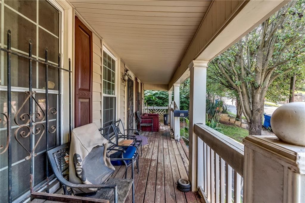 3 bedroom, 3 bathroom, 1,650 sq ft single family residence for sale at 212 Little Street, Atlanta, GA 30315 — photo 3