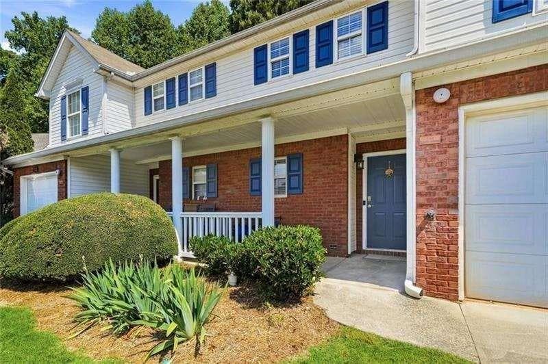 2 bedroom, 3 bathroom, 1,370 sq ft townhouse for sale at 330 Cottonwood Creek Circle, Canton, GA 30114 — photo 2