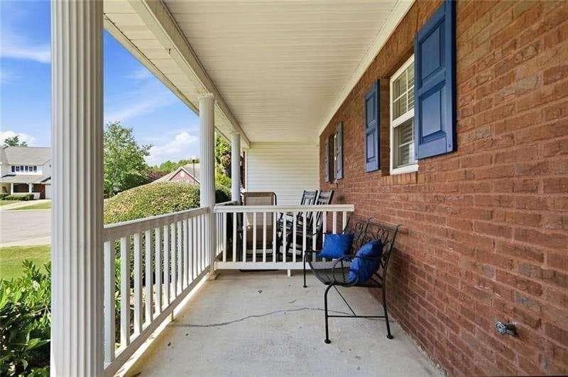 2 bedroom, 3 bathroom, 1,370 sq ft townhouse for sale at 330 Cottonwood Creek Circle, Canton, GA 30114 — photo 3