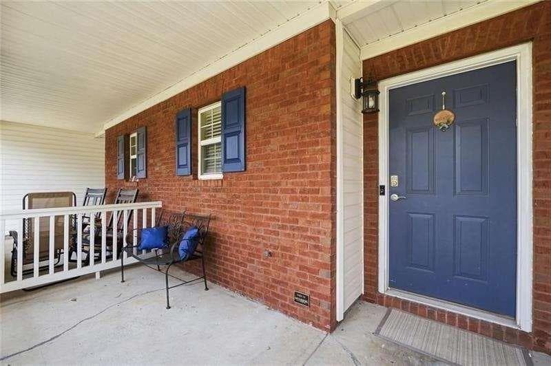 2 bedroom, 3 bathroom, 1,370 sq ft townhouse for sale at 330 Cottonwood Creek Circle, Canton, GA 30114 — photo 4