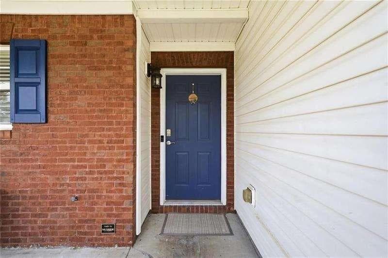 2 bedroom, 3 bathroom, 1,370 sq ft townhouse for sale at 330 Cottonwood Creek Circle, Canton, GA 30114 — photo 5