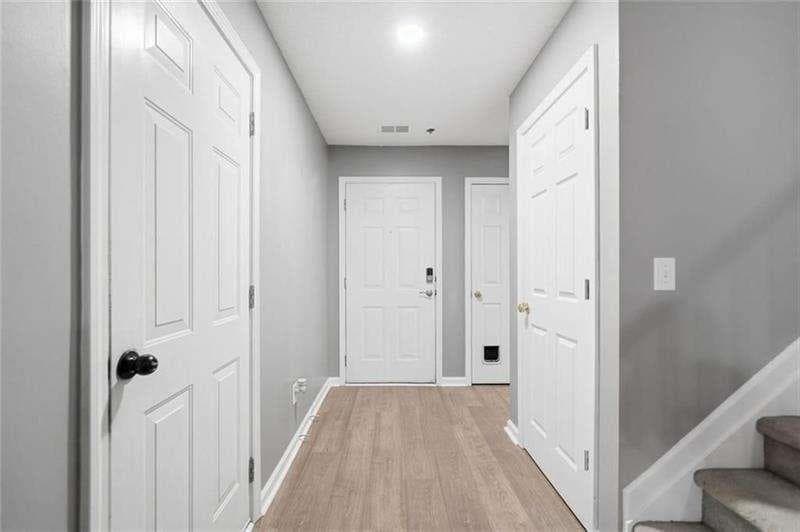 2 bedroom, 3 bathroom, 1,370 sq ft townhouse for sale at 330 Cottonwood Creek Circle, Canton, GA 30114 — photo 8