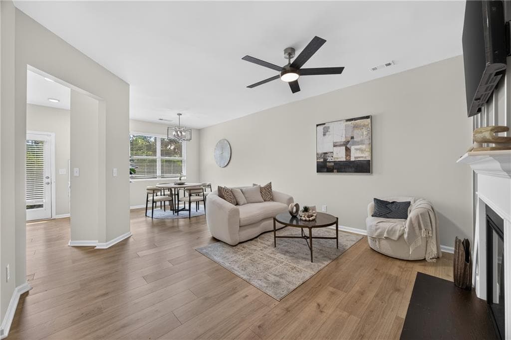 3 bedroom, 3 bathroom, 1,527 sq ft townhouse for sale at 124 Chastain Way, Newnan, GA 30263 — photo 8