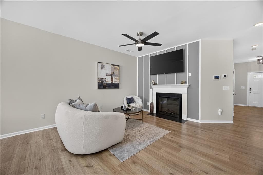 3 bedroom, 3 bathroom, 1,527 sq ft townhouse for sale at 124 Chastain Way, Newnan, GA 30263 — photo 9
