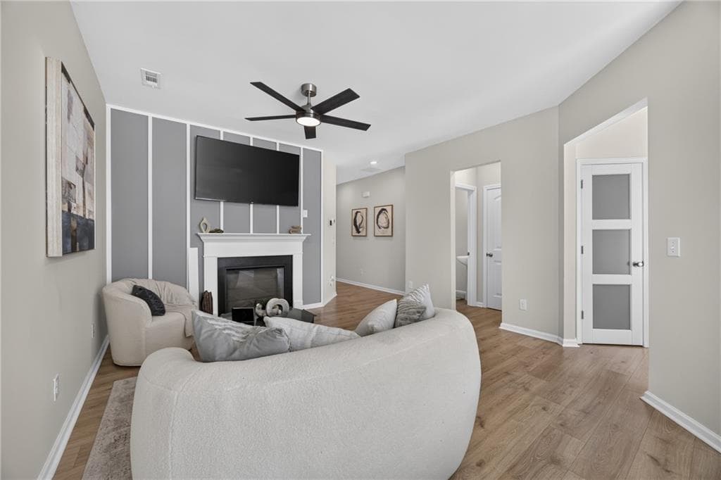 3 bedroom, 3 bathroom, 1,527 sq ft townhouse for sale at 124 Chastain Way, Newnan, GA 30263 — photo 3