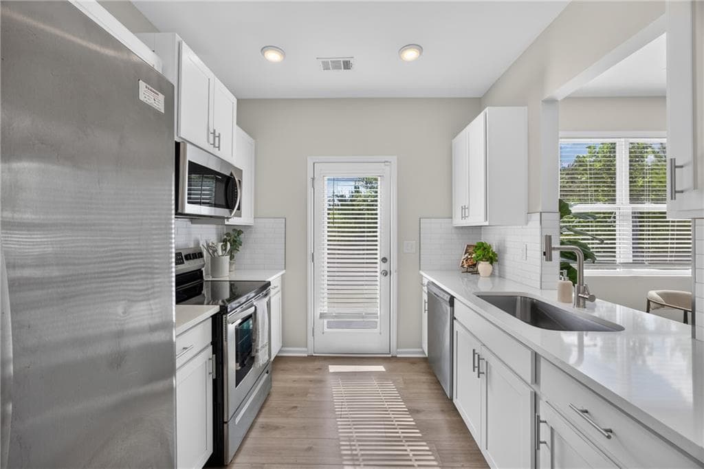 3 bedroom, 3 bathroom, 1,527 sq ft townhouse for sale at 124 Chastain Way, Newnan, GA 30263 — photo 4