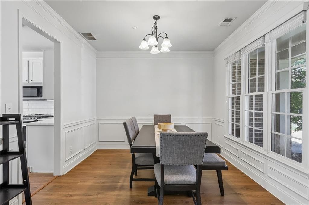 4 bedroom, 3 bathroom, 2,213 sq ft single family residence under contract at 673 Maple Grove Way, Marietta, GA 30066 — photo 2