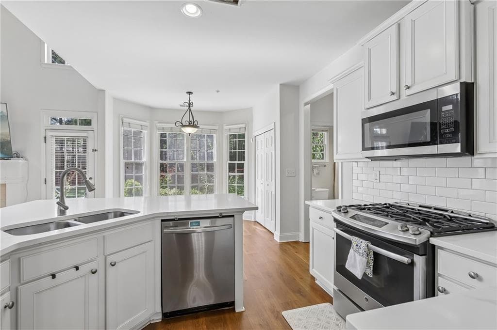 4 bedroom, 3 bathroom, 2,213 sq ft single family residence under contract at 673 Maple Grove Way, Marietta, GA 30066 — photo 6