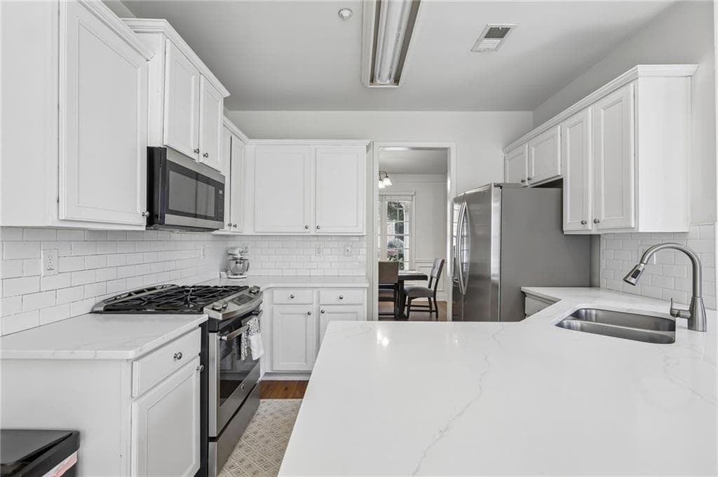 4 bedroom, 3 bathroom, 2,213 sq ft single family residence under contract at 673 Maple Grove Way, Marietta, GA 30066 — photo 7
