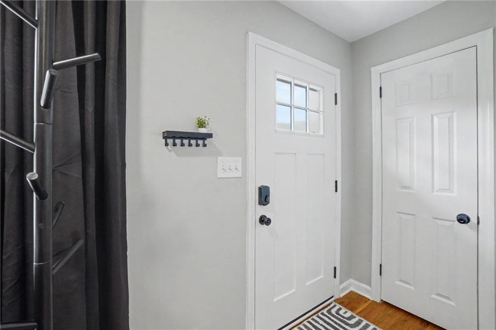 3 bedroom, 2 bathroom, 1,296 sq ft single family residence for sale at 2653 Hicks Road, Marietta, GA 30060 — photo 4