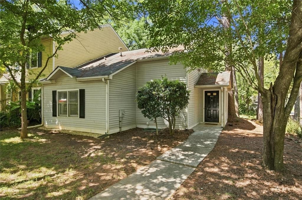 3 bedroom, 2 bathroom, 1,281 sq ft townhouse under contract at 651 Stratford Green Way, Avondale Estates, GA 30002