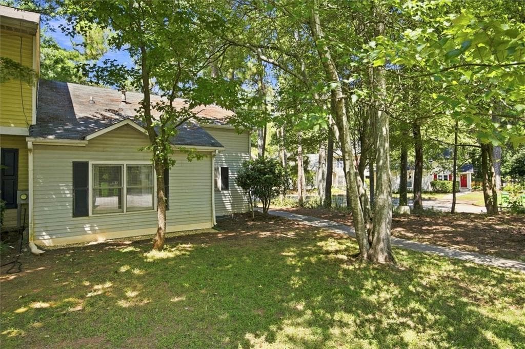 3 bedroom, 2 bathroom, 1,281 sq ft townhouse under contract at 651 Stratford Green Way, Avondale Estates, GA 30002 — photo 3