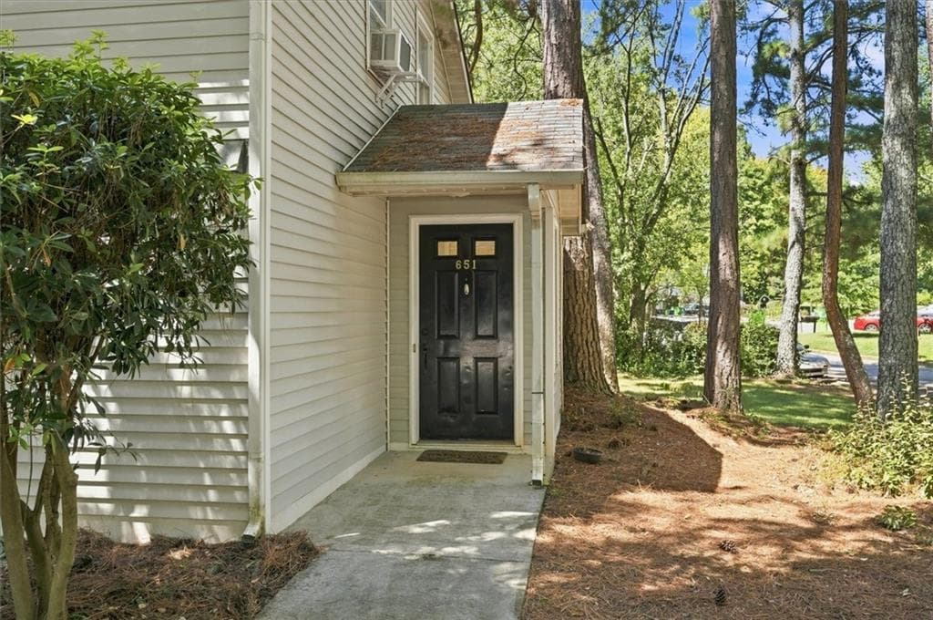 3 bedroom, 2 bathroom, 1,281 sq ft townhouse under contract at 651 Stratford Green Way, Avondale Estates, GA 30002 — photo 4