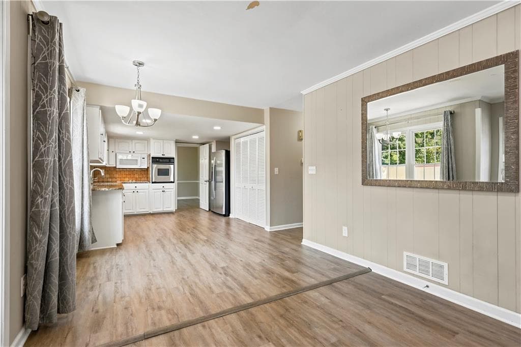 4 bedroom, 3 bathroom, 2,078 sq ft single family residence under contract at 1741 Beauregard Drive, Lilburn, GA 30047 — photo 7
