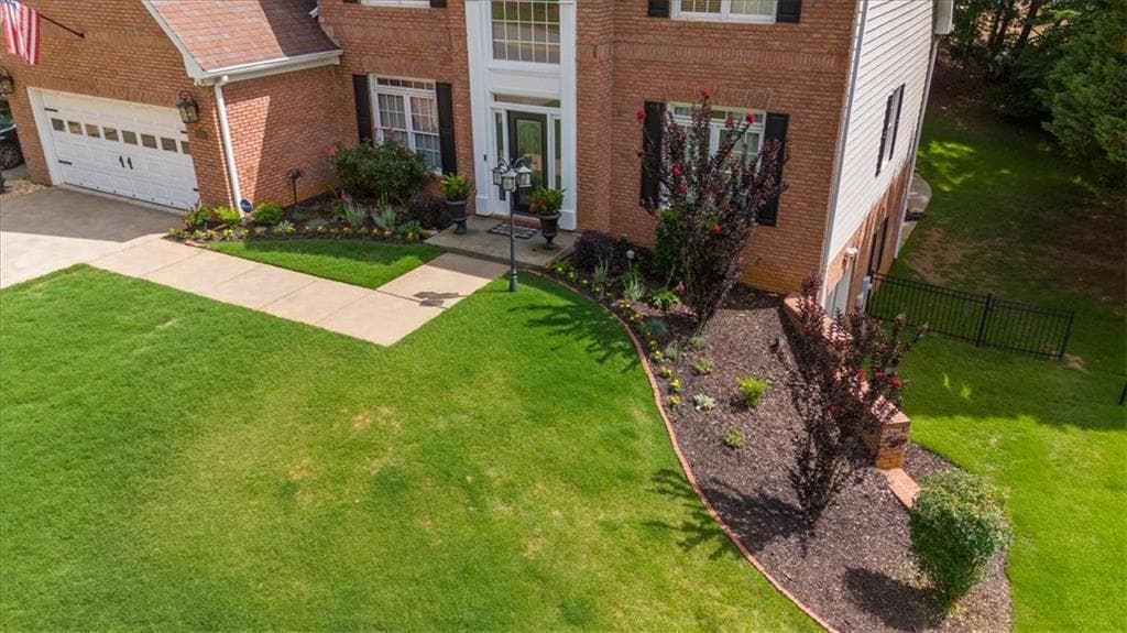 5 bedroom, 5 bathroom, 4,124 sq ft single family residence for sale at 2638 Waters Edge Drive, Gainesville, GA 30504 — photo 4