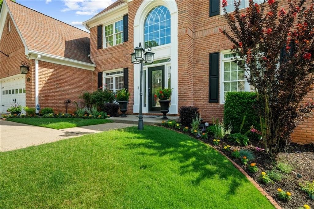 5 bedroom, 5 bathroom, 4,124 sq ft single family residence for sale at 2638 Waters Edge Drive, Gainesville, GA 30504 — photo 5
