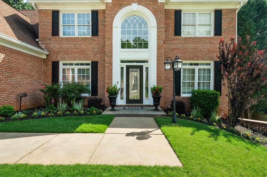 5 bedroom, 5 bathroom, 4,124 sq ft single family residence for sale at 2638 Waters Edge Drive, Gainesville, GA 30504 — photo 6