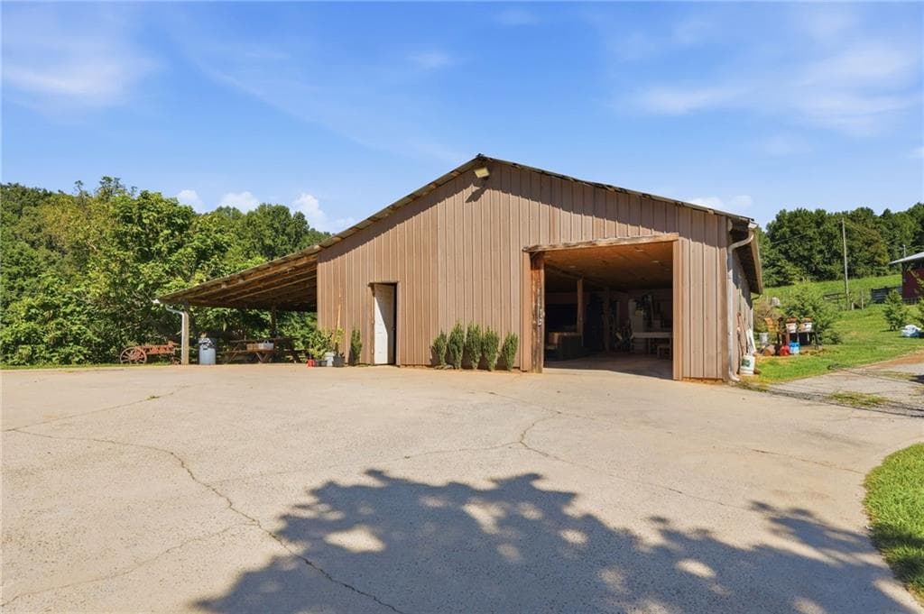4 bedroom, 3 bathroom, 1,820 sq ft single family residence for sale at 1673 Rackley Road, Ellijay, GA 30536 — photo 3