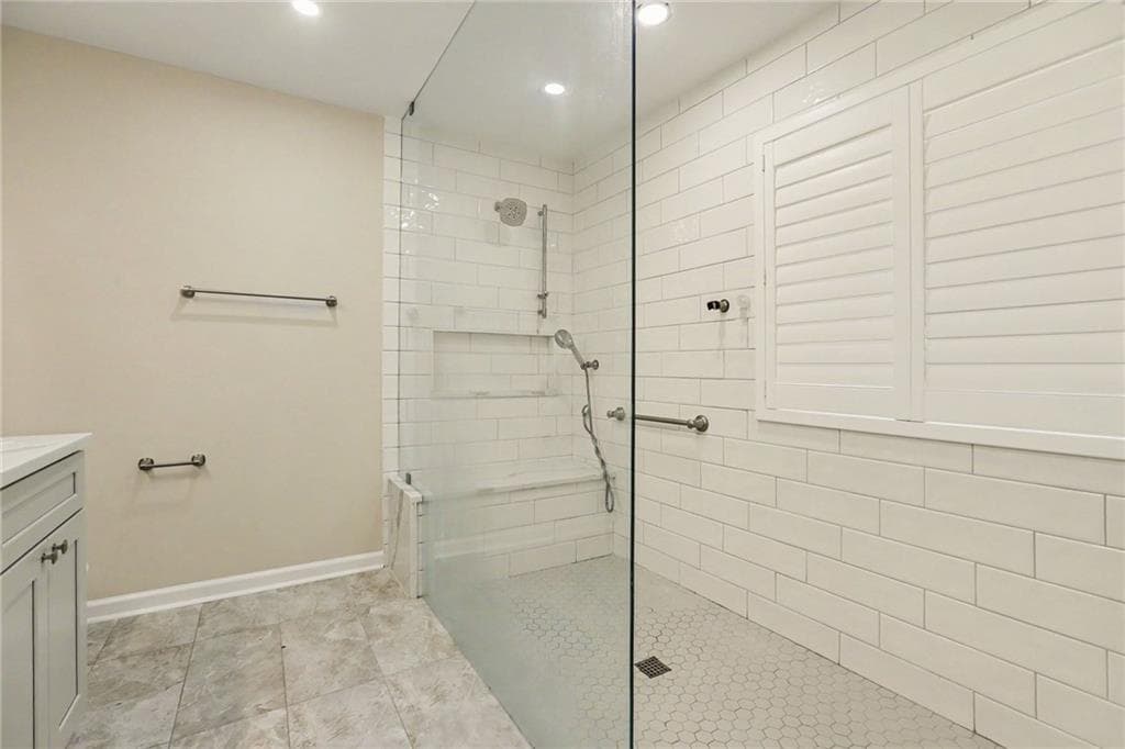 3 bedroom, 2 bathroom, 1,886 sq ft single family residence under contract at 10900 Spotted Pony Trail, Johns Creek, GA 30022 — photo 5