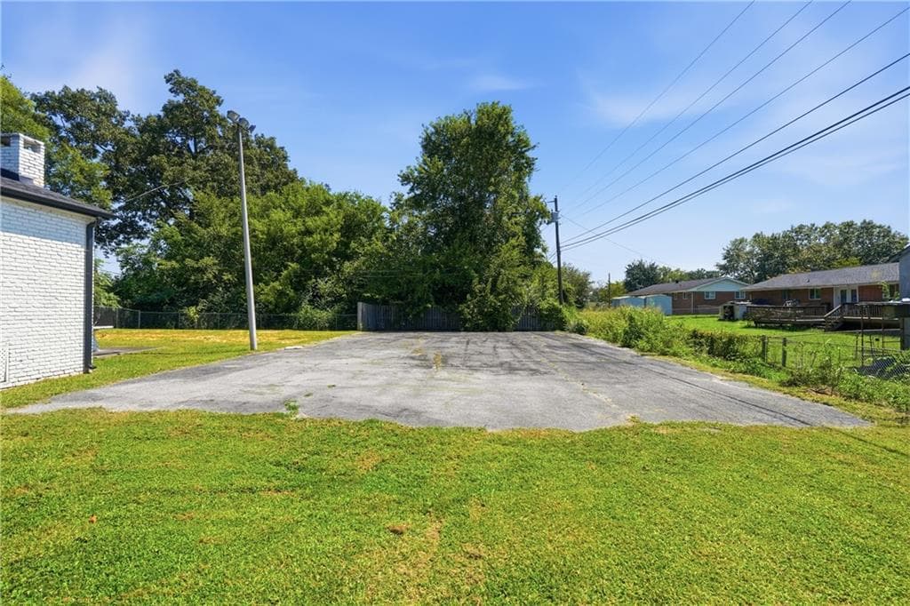 4 bedroom, 3 bathroom, 1,536 sq ft single family residence for sale at 385 Cross Street, Rossville, GA 30741 — photo 4