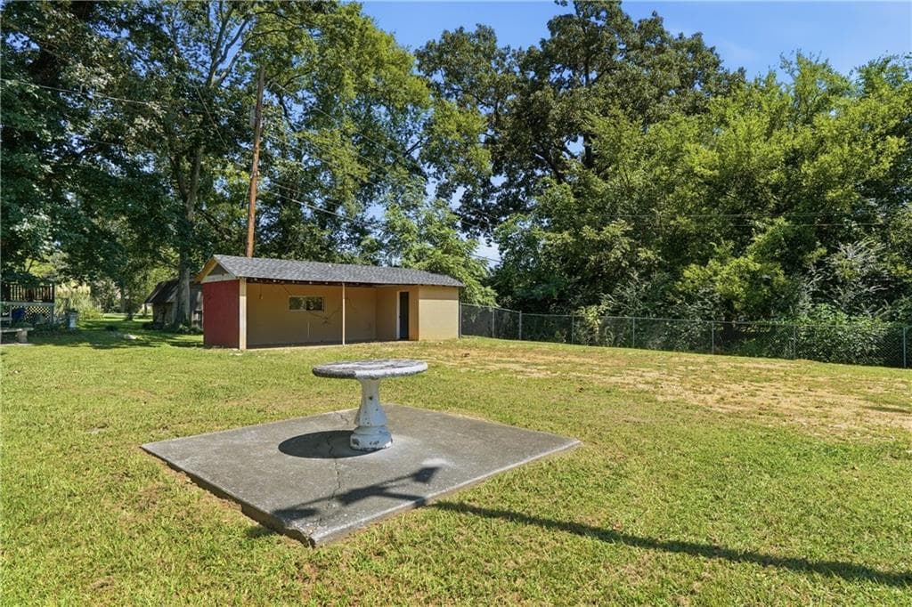 4 bedroom, 3 bathroom, 1,536 sq ft single family residence for sale at 385 Cross Street, Rossville, GA 30741 — photo 5