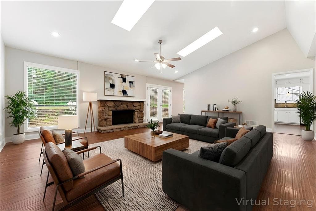 4 bedroom, 2 bathroom, 2,030 sq ft single family residence for sale at 2754 Georgian Terrace, Marietta, GA 30068 — photo 2