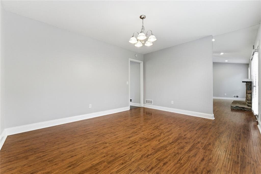 4 bedroom, 2 bathroom, 2,030 sq ft single family residence for sale at 2754 Georgian Terrace, Marietta, GA 30068 — photo 6