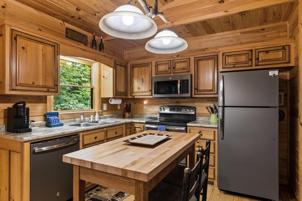 2 bedroom, 2 bathroom, 988 sq ft single family residence for sale at 43 Jason Martin Circle, Cherry Log, GA 30522 — photo 6