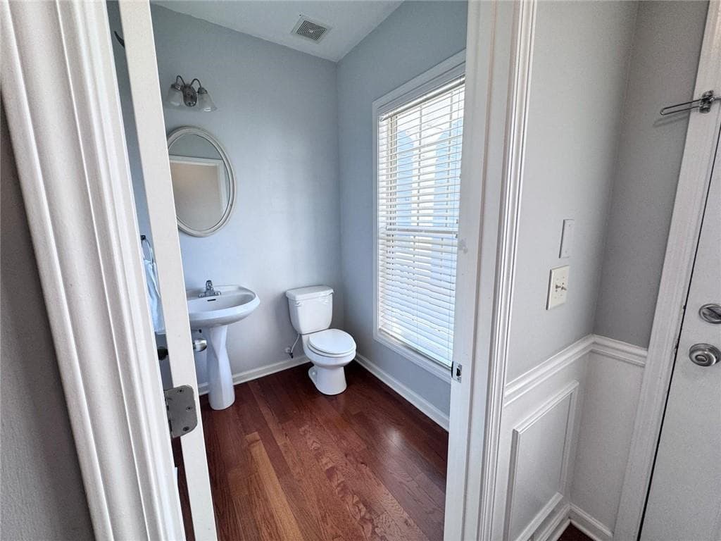2 bedroom, 2 bathroom, 1,357 sq ft townhouse for rent at 1420 Brookmere Way, Cumming, GA 30040 for $1,650 a month — photo 4