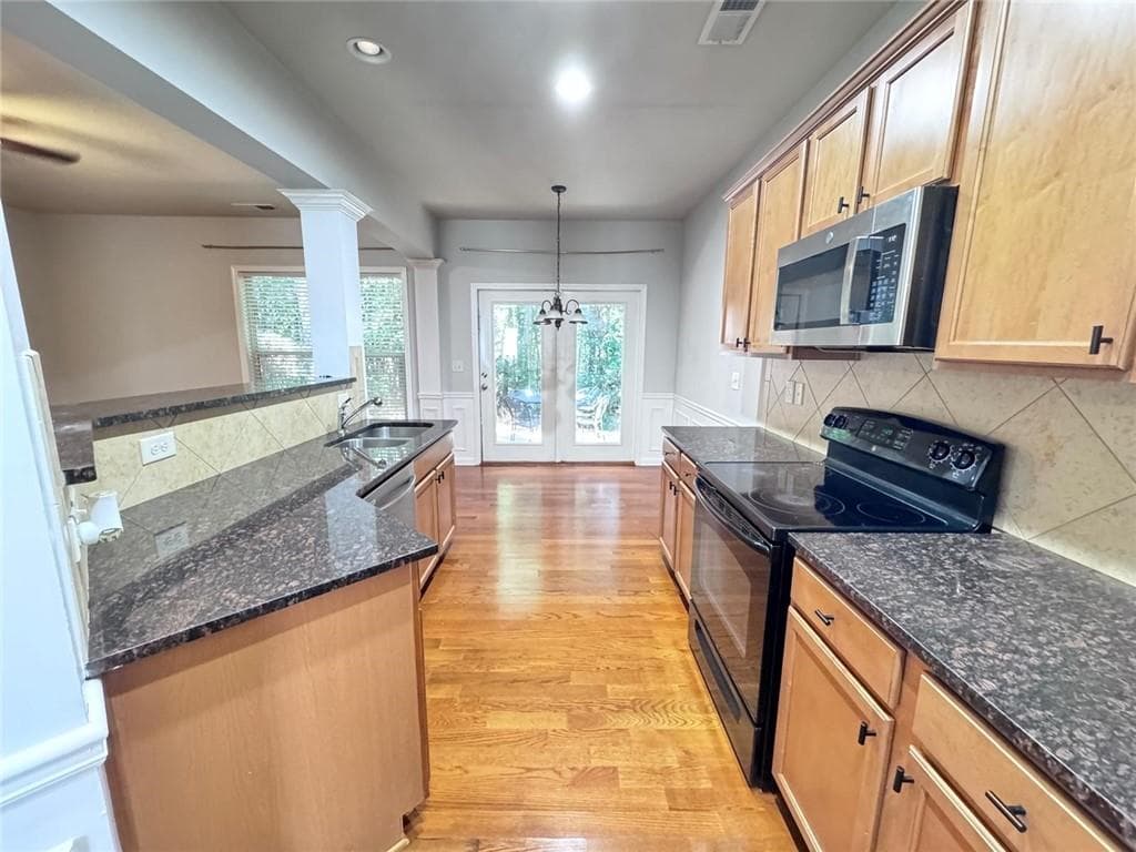 2 bedroom, 2 bathroom, 1,357 sq ft townhouse for rent at 1420 Brookmere Way, Cumming, GA 30040 for $1,650 a month — photo 6