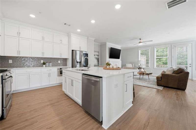 3 bedroom, 4 bathroom, 3,044 sq ft townhouse for sale at 228 Retreat Lane, Canton, GA 30114 — photo 7